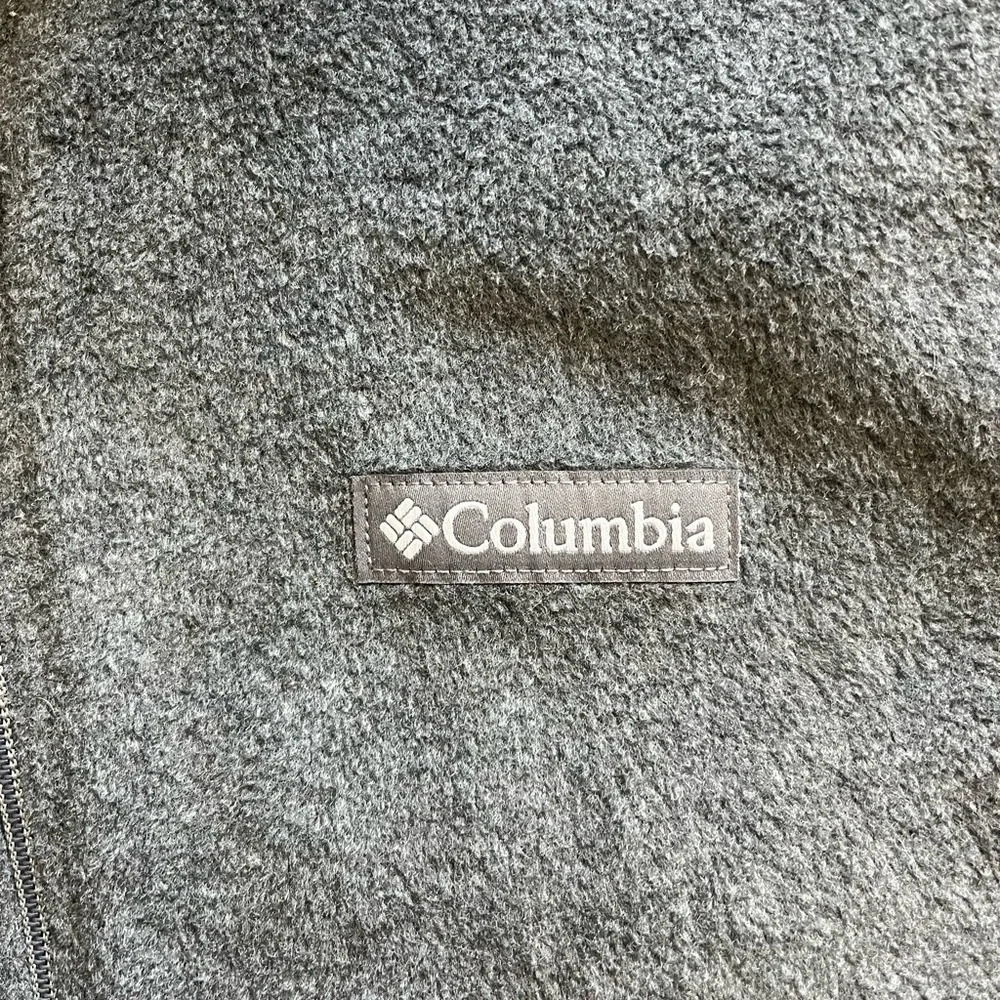 Columbia Men’s Fleece Vest - Charcoal Gray, Size M, Like New - Picture 3 of 5